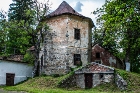 Палац-фортеця графів Телекі у селі Довге