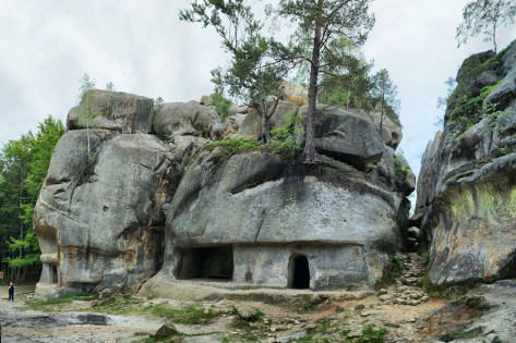 Скелі Довбуша. Неймовірна печерно-скельна атракція.