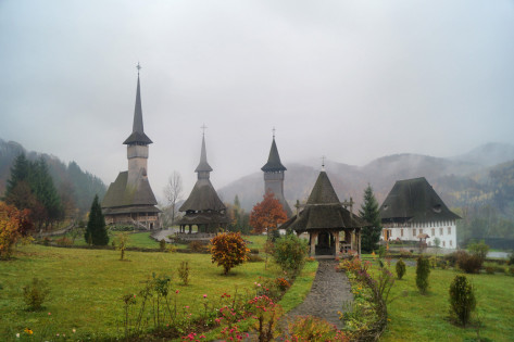 Румыния. Марамуреш. Сказочный монастырь в Бырсане