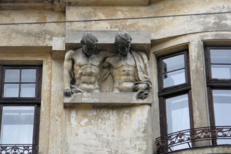Ще трохи львівської скульптурної еротики та лжелегенда про Онана