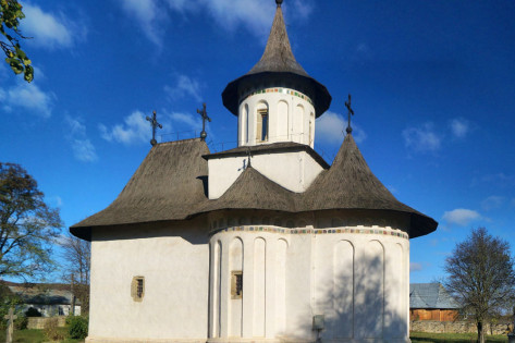 Румунія. Петреуць (Петрівці). Найстаріша розписна церква