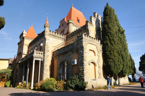 Утьос. Кримський палац грузинської княгині