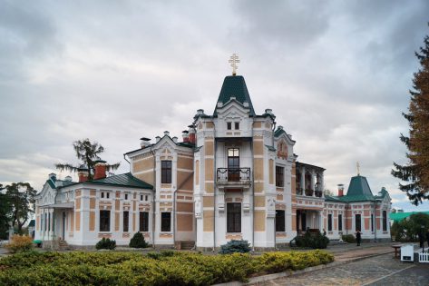 Невідомі палаци Київщини та костьол-зіккурат