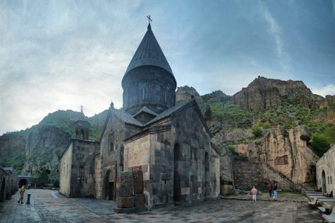 Вірменія. Гегард. Монастир списа
