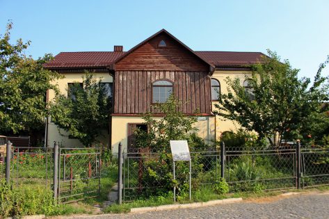 В Луцьку руйнується найстарший житловий будинок