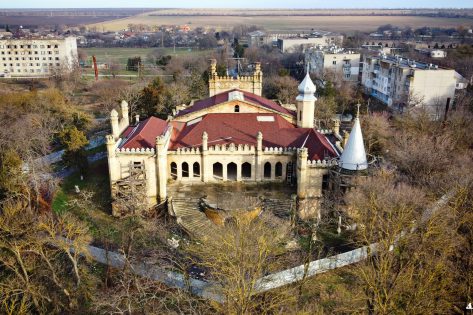 Казковий палац Курісів на Одещині реставрується