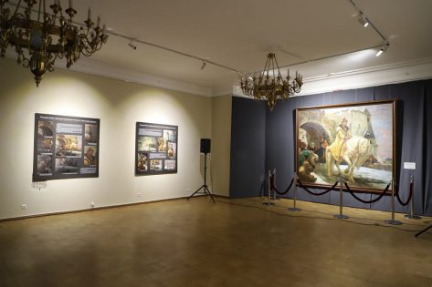 В Києві презентували відреставровану картину з Дніпра, яку колись вивезли нацисти
