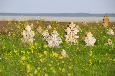 Глибоке. Козацький цвинтар забирає озеро Сасик
