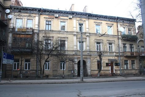 Руйнується пам’ятка архітектури в Івано-Франківську