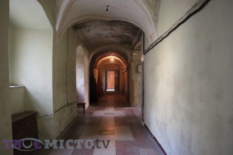 У Львові руйнується бароковий монастир