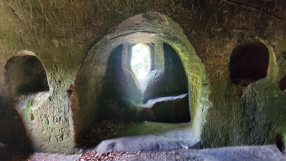 ➤ Розгірче. Печерний монастир Цікаві місця • Пам'ятки • Що подивитись у Розгірче. Печерний монастир?