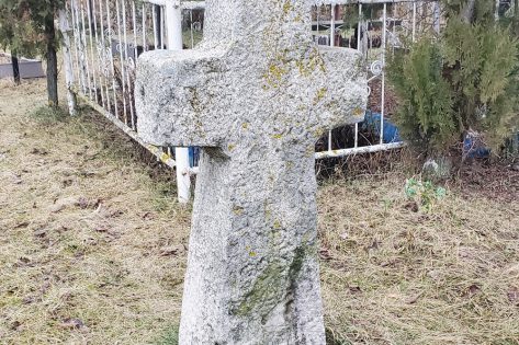 Вороньків. Кам’яний хрест