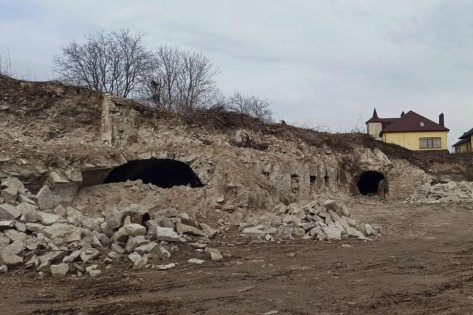 Кам’янці-Подільському знищують давні каземати