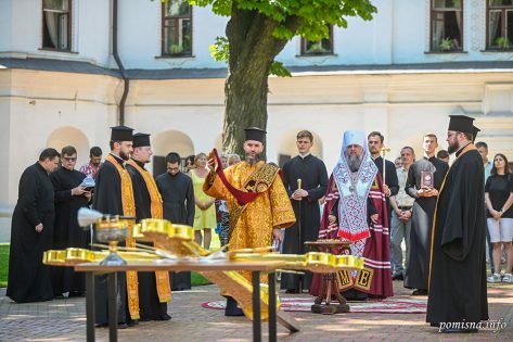 Центральний хрест собору Софії Київської освятили після реставрації