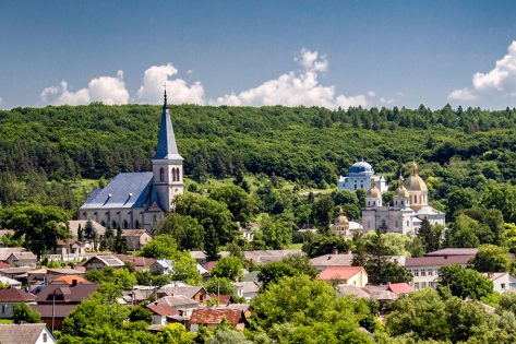 Загадка “масонських марок” Струсівського костелу