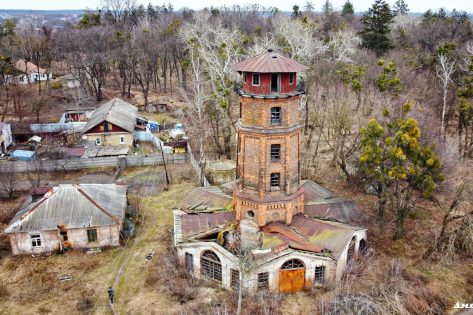 Шпитьки. Залишки маєтку Терещенків. Водонапірка