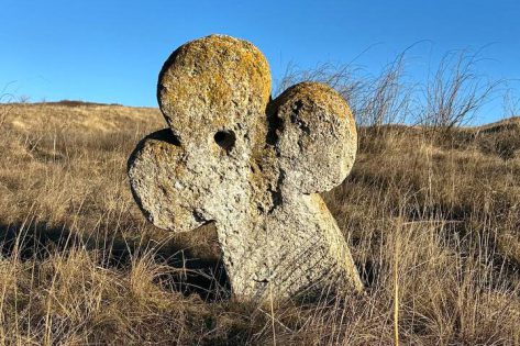 Зникаюча Крижанівка. Давній некрополь