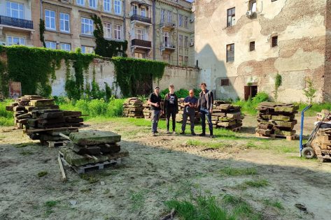 У Львові розпочали підготовку до перевезення єврейських надгробків з території колишньої тюрми на Лонцького