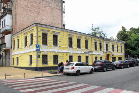 Братська, 7 – тут зупинялася Марко Вовчок