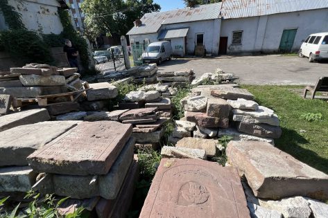 У Львові оцифровують єврейські надгробки, врятовані з в’язниці на Лонцького