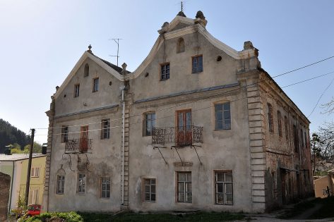 У Кременці реставрують будинок «Близнята» – архітектурну пам’ятку XVIII століття У Кременці реставрують будинок «Близнята» – архітектурну пам’ятку XVIII століття