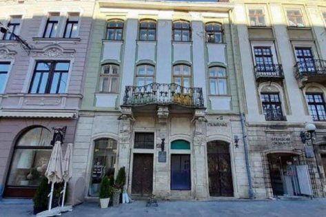 У Львові оштрафували власника кам’яниці на Ринку за пошкодження пам’ятки