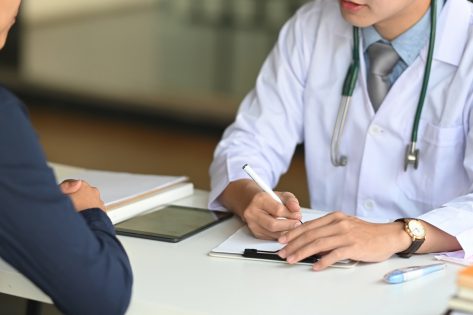 Как наш иммунитет борется с болезнями: какие показатели в анализах отражают силу защиты