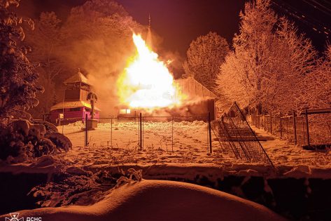 Вогонь забрав одну з найстаріших дерев’яних святинь Закарпаття