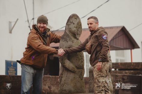 Десантники рятують історію: Січеславська бригада евакуює половецькі баби