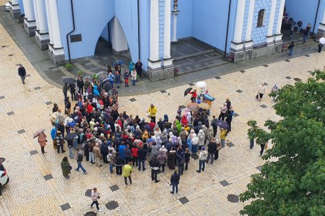 Стародавній Київ і Україна Інкогніта зібрали сотні туристів попри дощ і російську загрозу
